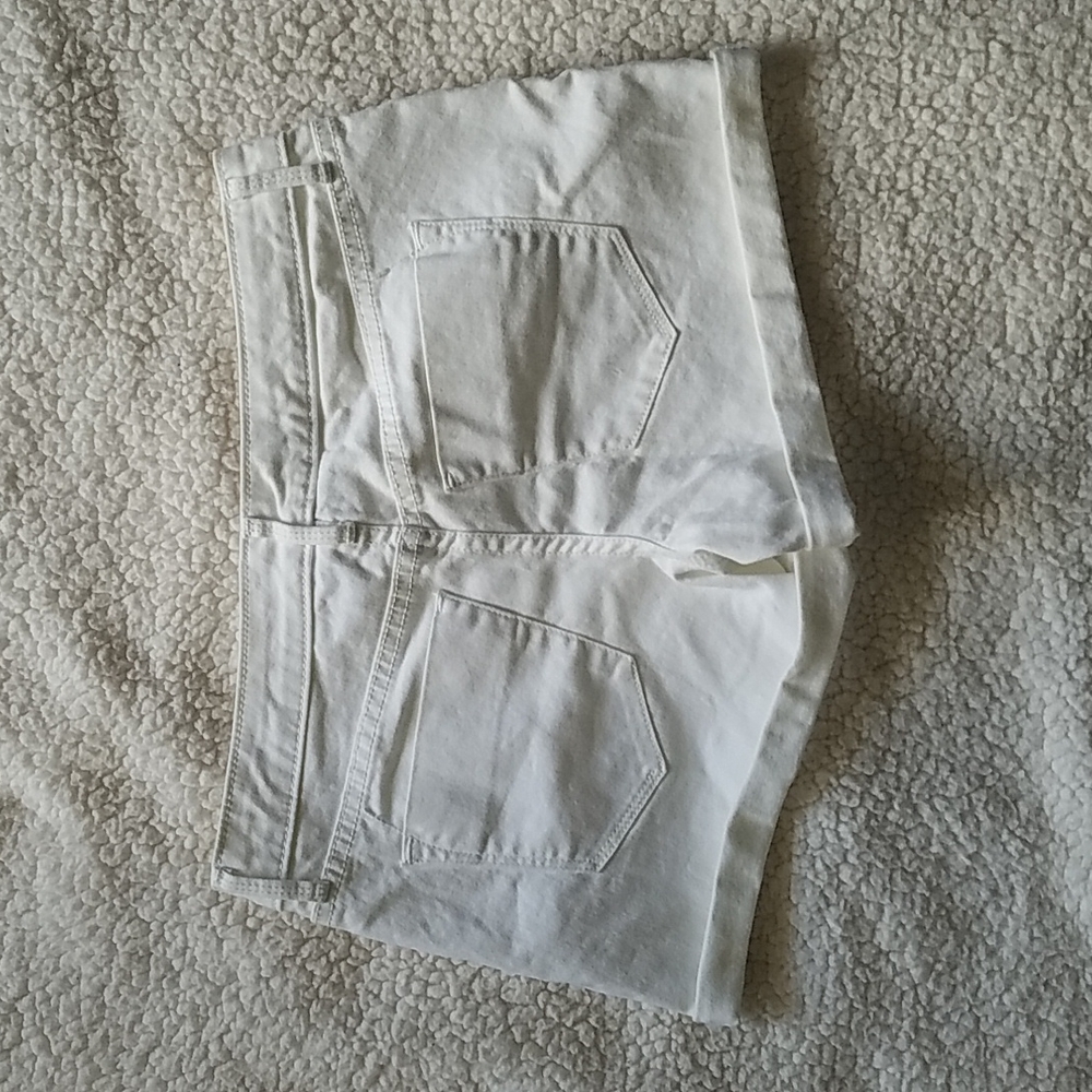 Mossimo Mid Rise White Shorts - Picture 2 of 3